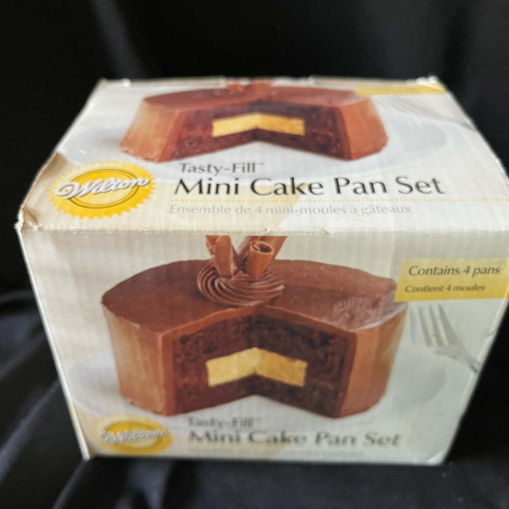Wilton Mini Cake Pan Set -